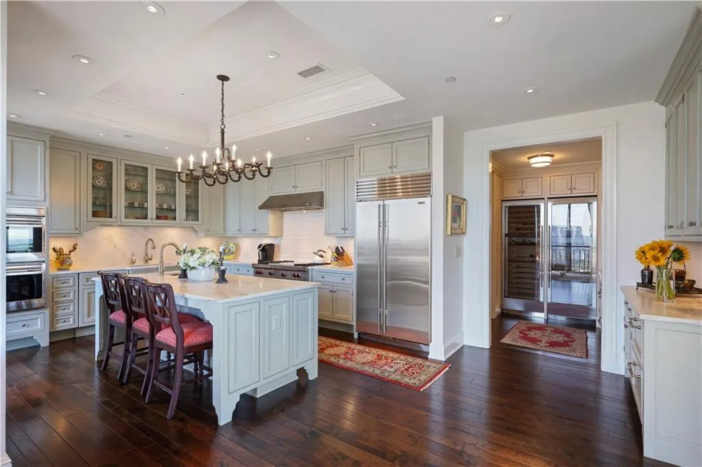 3040 Peachtree Road Nw Unit 1905, Atlanta, Georgia 30305, 4 Bedrooms Bedrooms, ,3 BathroomsBathrooms,Residential,For Sale,3040 Peachtree Road Nw Unit 1905,7668196