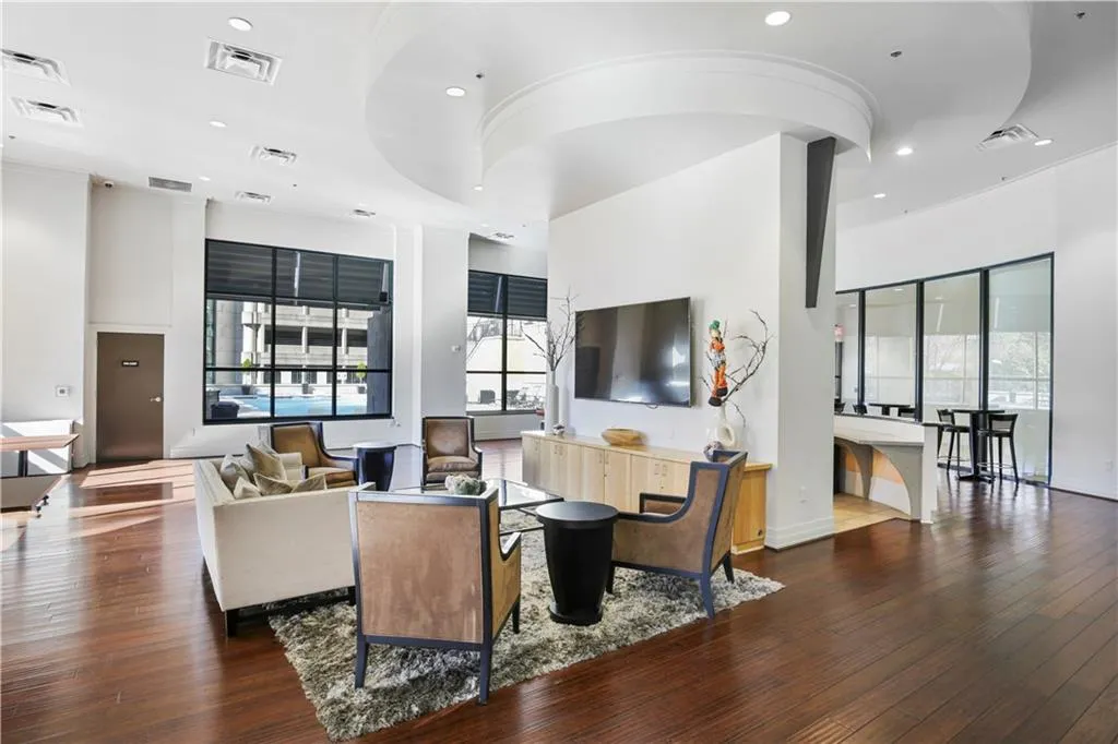 3040 Peachtree Road Nw Unit 1905, Atlanta, Georgia 30305, 4 Bedrooms Bedrooms, ,3 BathroomsBathrooms,Residential,For Sale,3040 Peachtree Road Nw Unit 1905,7668196