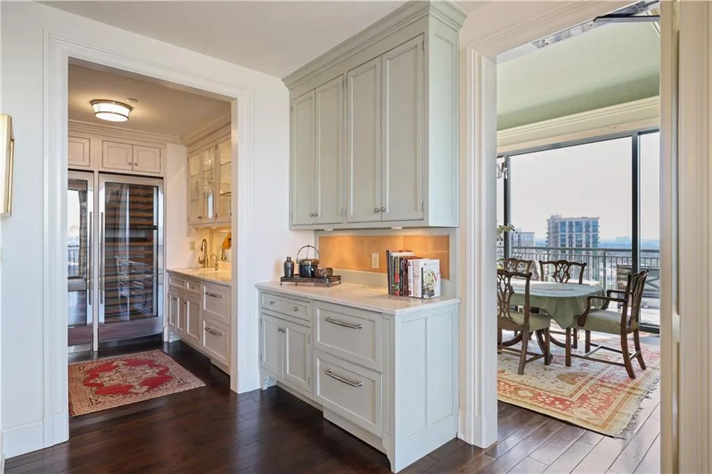 3040 Peachtree Road Nw Unit 1905, Atlanta, Georgia 30305, 4 Bedrooms Bedrooms, ,3 BathroomsBathrooms,Residential,For Sale,3040 Peachtree Road Nw Unit 1905,7668196