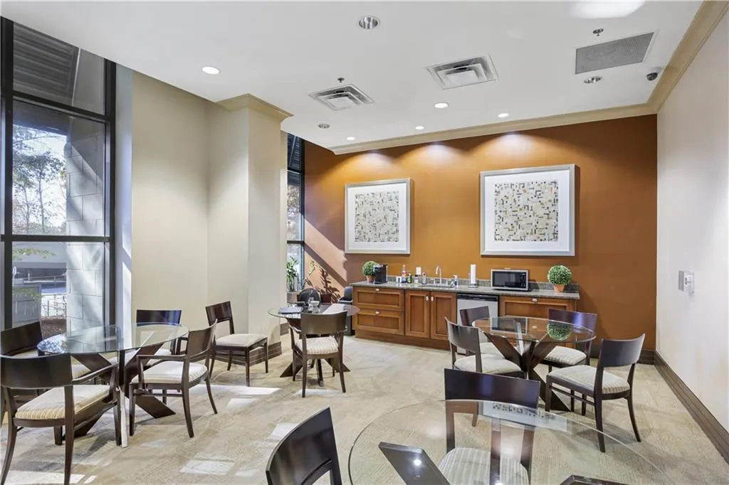 3040 Peachtree Road Nw Unit 1905, Atlanta, Georgia 30305, 4 Bedrooms Bedrooms, ,3 BathroomsBathrooms,Residential,For Sale,3040 Peachtree Road Nw Unit 1905,7668196