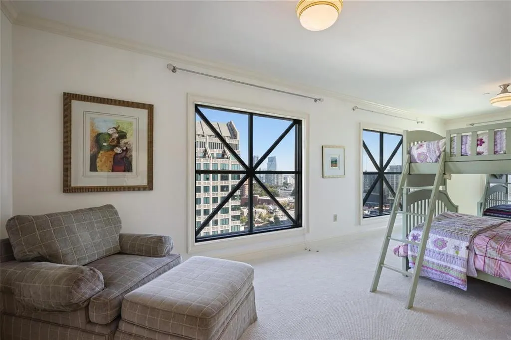 3040 Peachtree Road Nw Unit 1905, Atlanta, Georgia 30305, 4 Bedrooms Bedrooms, ,3 BathroomsBathrooms,Residential,For Sale,3040 Peachtree Road Nw Unit 1905,7668196