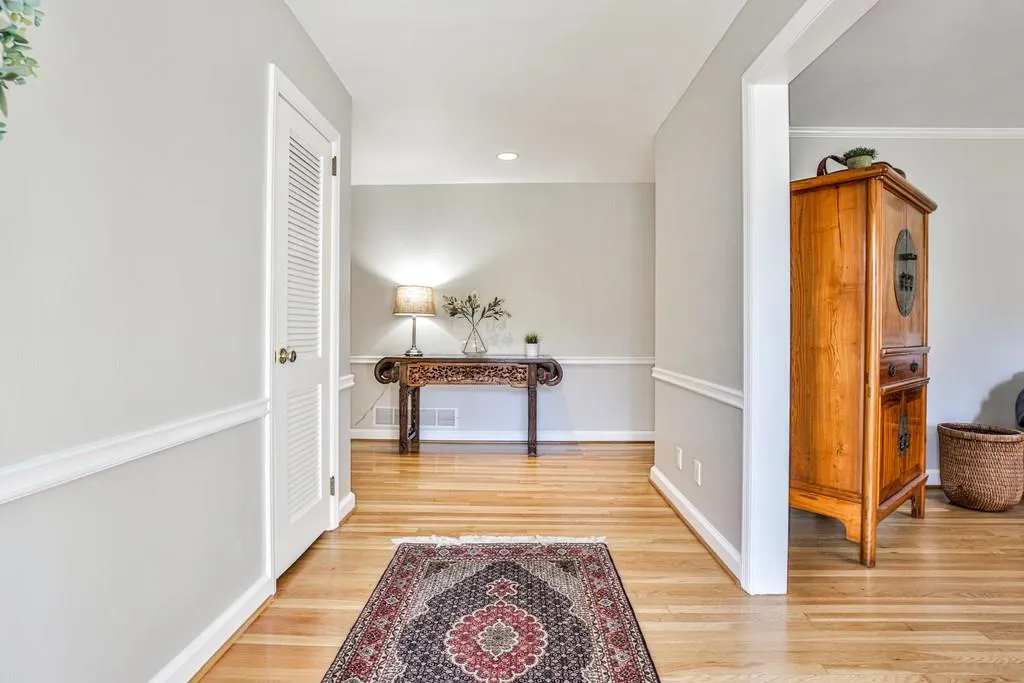 4594 Mystic Drive, Atlanta, Georgia 30342, 4 Bedrooms Bedrooms, ,3 BathroomsBathrooms,Residential,Sold,4594 Mystic Drive,6839261