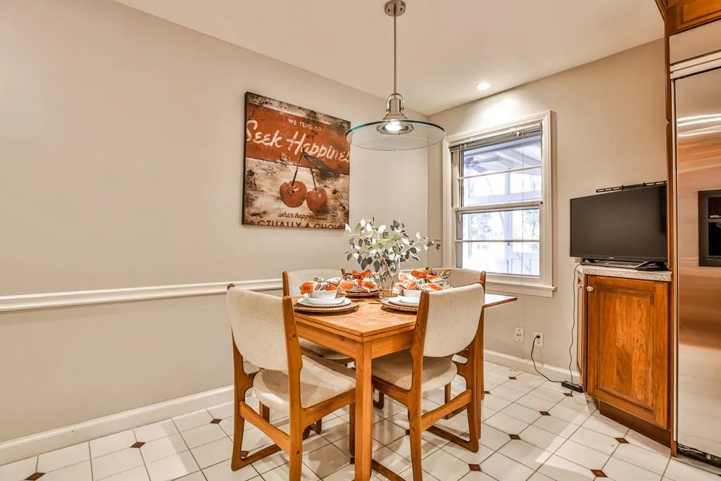 4594 Mystic Drive, Atlanta, Georgia 30342, 4 Bedrooms Bedrooms, ,3 BathroomsBathrooms,Residential,Sold,4594 Mystic Drive,6839261