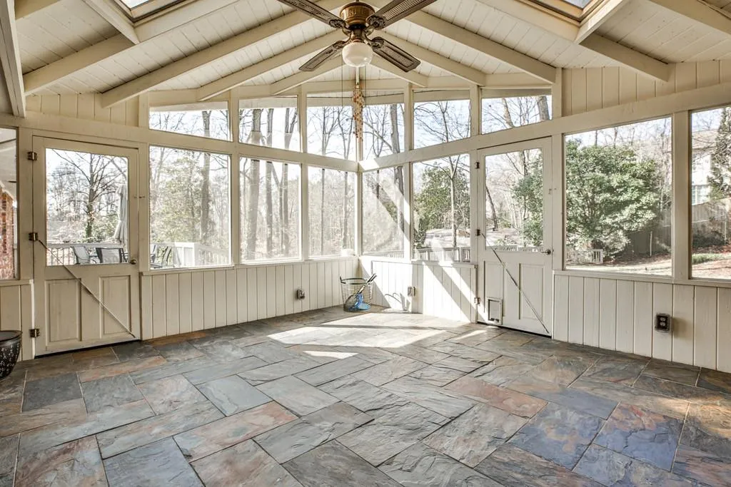 4594 Mystic Drive, Atlanta, Georgia 30342, 4 Bedrooms Bedrooms, ,3 BathroomsBathrooms,Residential,Sold,4594 Mystic Drive,6839261