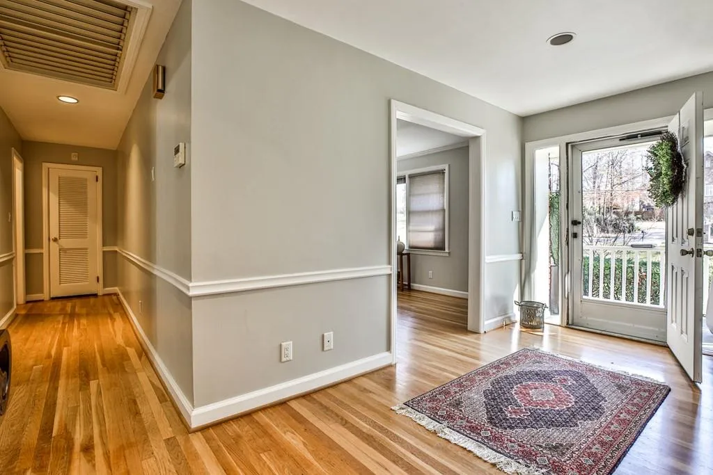 4594 Mystic Drive, Atlanta, Georgia 30342, 4 Bedrooms Bedrooms, ,3 BathroomsBathrooms,Residential,Sold,4594 Mystic Drive,6839261