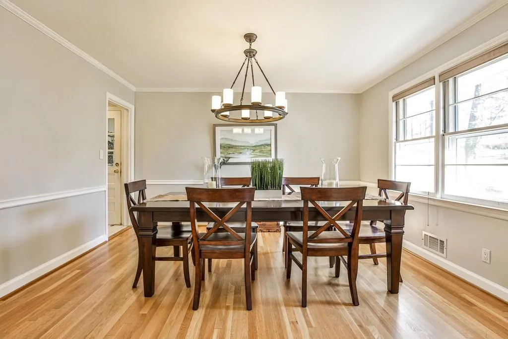 4594 Mystic Drive, Atlanta, Georgia 30342, 4 Bedrooms Bedrooms, ,3 BathroomsBathrooms,Residential,Sold,4594 Mystic Drive,6839261