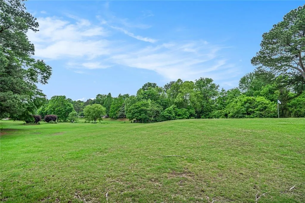 170 Elysian Way Nw, Atlanta, Georgia 30327, 3 Bedrooms Bedrooms, ,2 BathroomsBathrooms,Residential,For Sale,170 Elysian Way Nw,7600977