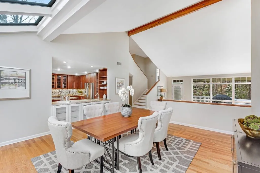 75 Glen Oaks Drive, Atlanta, Georgia 30327, 4 Bedrooms Bedrooms, ,3 BathroomsBathrooms,Residential,Sold,75 Glen Oaks Drive,6832425