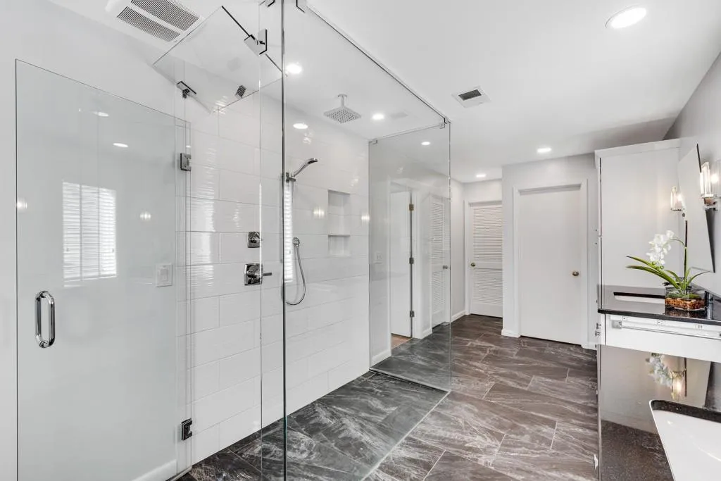 75 Glen Oaks Drive, Atlanta, Georgia 30327, 4 Bedrooms Bedrooms, ,3 BathroomsBathrooms,Residential,Sold,75 Glen Oaks Drive,6832425