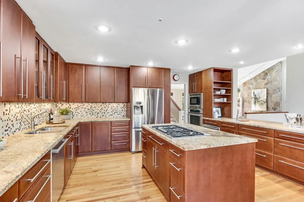 75 Glen Oaks Drive, Atlanta, Georgia 30327, 4 Bedrooms Bedrooms, ,3 BathroomsBathrooms,Residential,Sold,75 Glen Oaks Drive,6832425