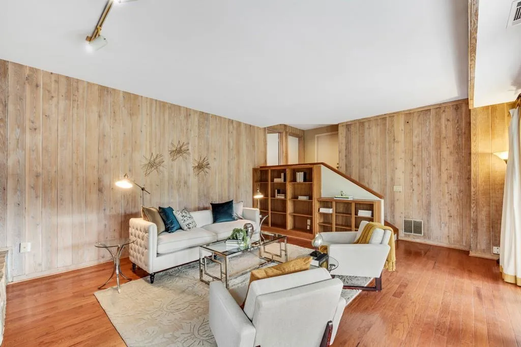 75 Glen Oaks Drive, Atlanta, Georgia 30327, 4 Bedrooms Bedrooms, ,3 BathroomsBathrooms,Residential,Sold,75 Glen Oaks Drive,6832425