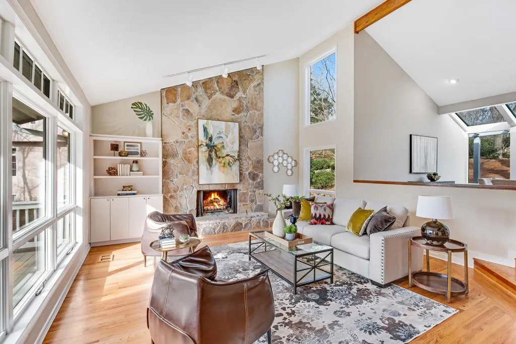 75 Glen Oaks Drive, Atlanta, Georgia 30327, 4 Bedrooms Bedrooms, ,3 BathroomsBathrooms,Residential,Sold,75 Glen Oaks Drive,6832425