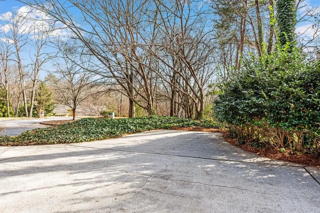 75 Glen Oaks Drive, Atlanta, Georgia 30327, 4 Bedrooms Bedrooms, ,3 BathroomsBathrooms,Residential,Sold,75 Glen Oaks Drive,6832425