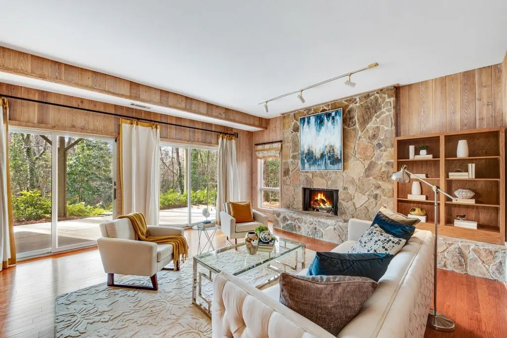 75 Glen Oaks Drive, Atlanta, Georgia 30327, 4 Bedrooms Bedrooms, ,3 BathroomsBathrooms,Residential,Sold,75 Glen Oaks Drive,6832425