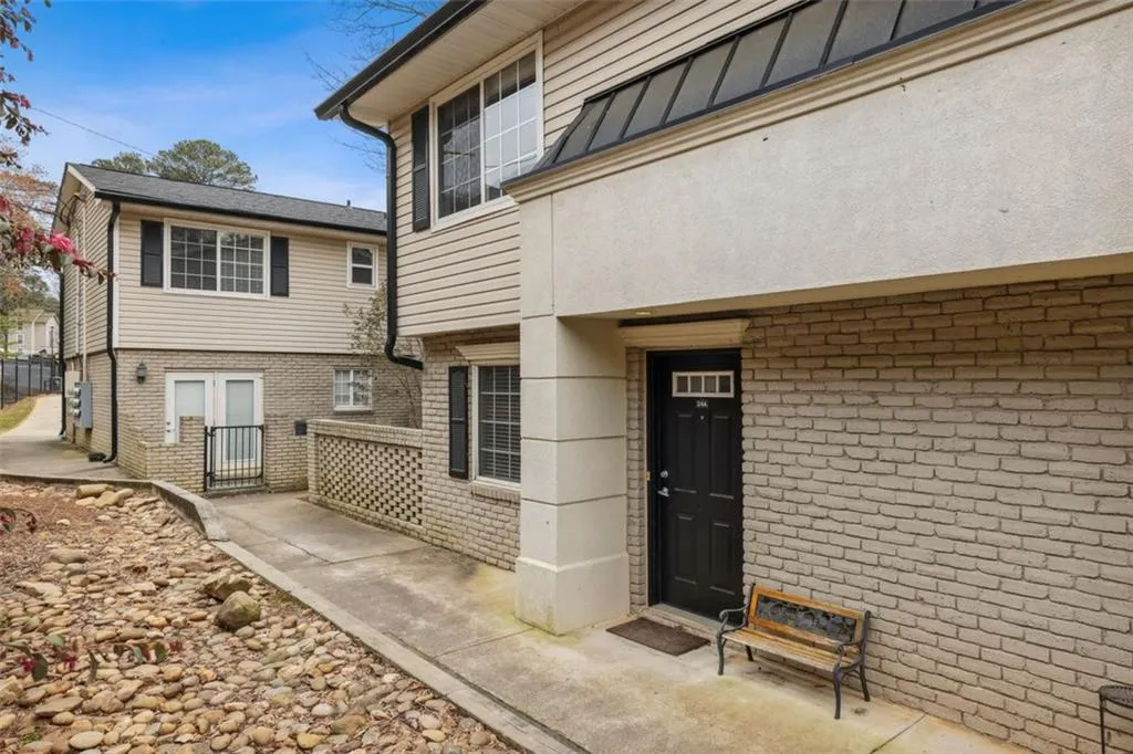 6940 Roswell Road Unit 24-a, Atlanta, Georgia 30328, 3 Bedrooms Bedrooms, ,2 BathroomsBathrooms,Residential,Sold,6940 Roswell Road Unit 24-a,7192819