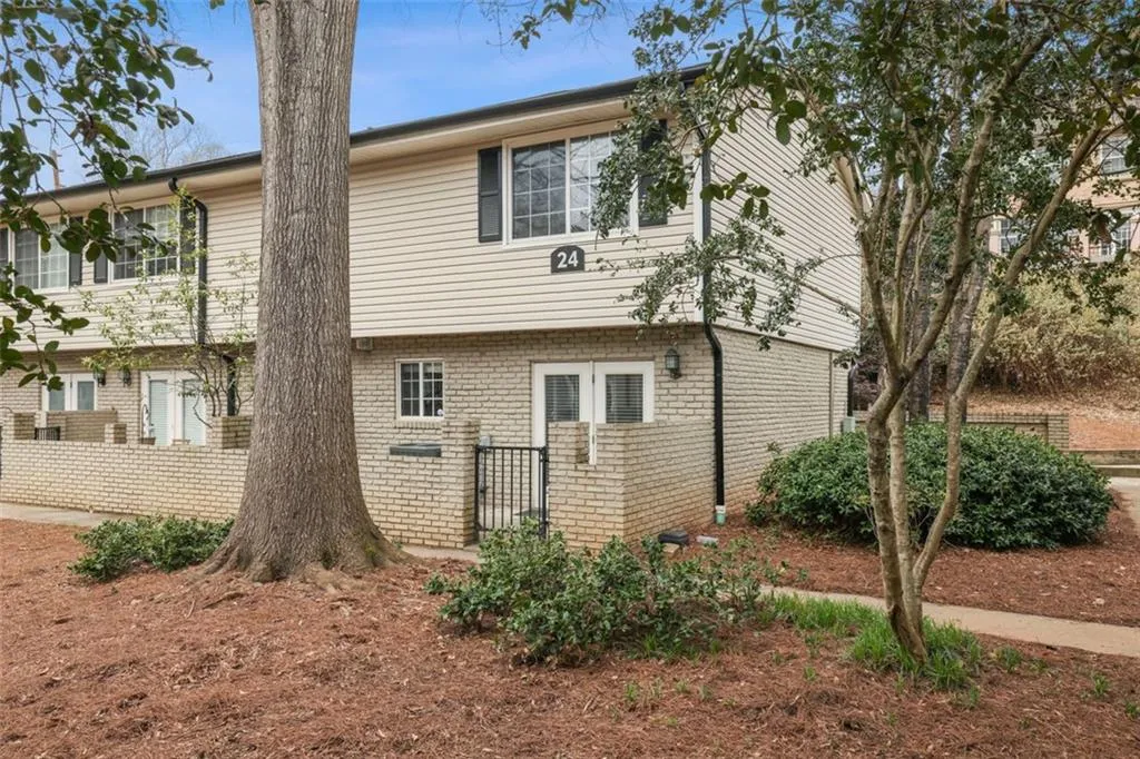 6940 Roswell Road Unit 24-a, Atlanta, Georgia 30328, 3 Bedrooms Bedrooms, ,2 BathroomsBathrooms,Residential,Sold,6940 Roswell Road Unit 24-a,7192819