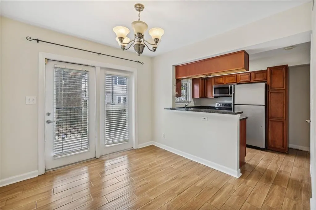 6940 Roswell Road Unit 24-a, Atlanta, Georgia 30328, 3 Bedrooms Bedrooms, ,2 BathroomsBathrooms,Residential,Sold,6940 Roswell Road Unit 24-a,7192819