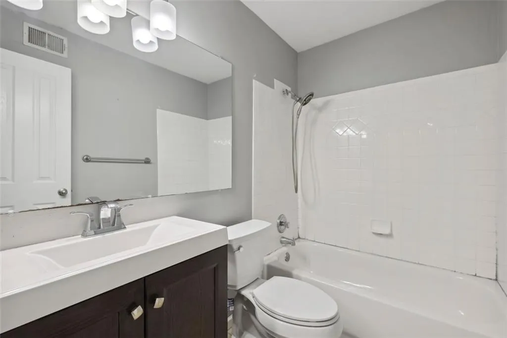 6940 Roswell Road Unit 24-a, Atlanta, Georgia 30328, 3 Bedrooms Bedrooms, ,2 BathroomsBathrooms,Residential,Sold,6940 Roswell Road Unit 24-a,7192819