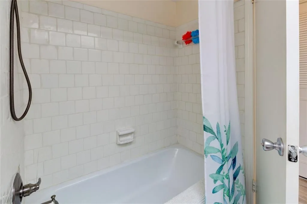 6851 Roswell Road Unit E7, Sandy Springs, Georgia 30328, 4 Bedrooms Bedrooms, ,2 BathroomsBathrooms,Residential,Sold,6851 Roswell Road Unit E7,6769063
