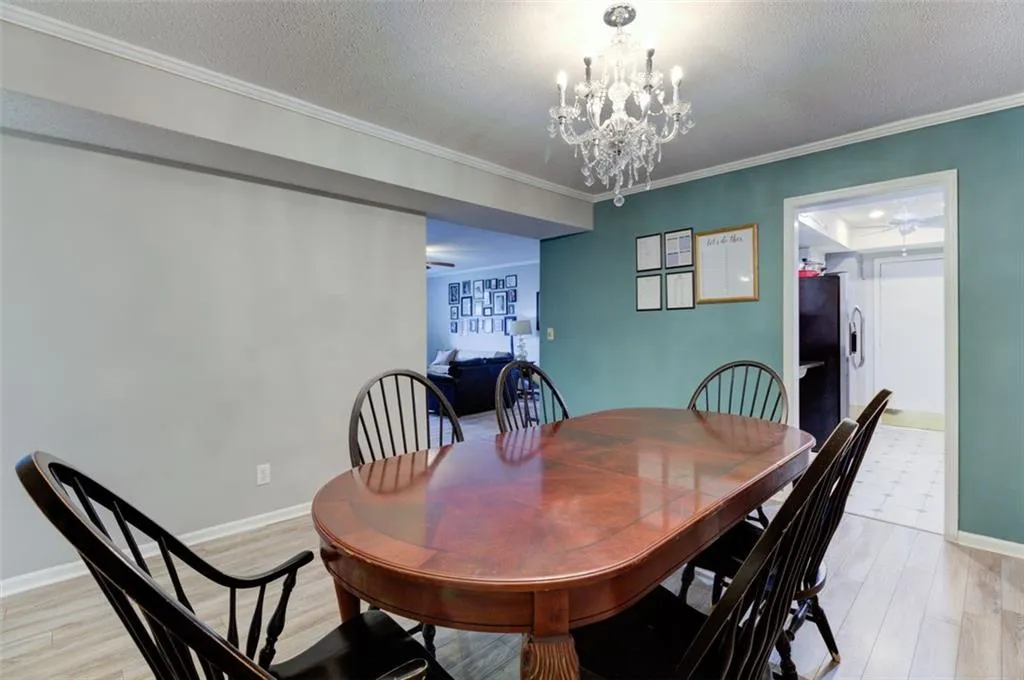 6851 Roswell Road Unit E7, Sandy Springs, Georgia 30328, 4 Bedrooms Bedrooms, ,2 BathroomsBathrooms,Residential,Sold,6851 Roswell Road Unit E7,6769063
