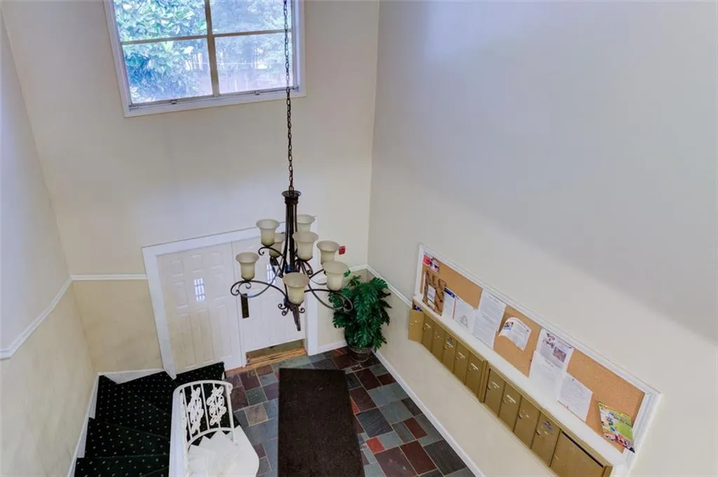 6851 Roswell Road Unit E7, Sandy Springs, Georgia 30328, 4 Bedrooms Bedrooms, ,2 BathroomsBathrooms,Residential,Sold,6851 Roswell Road Unit E7,6769063