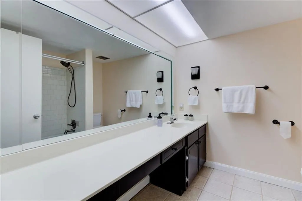 6851 Roswell Road Unit E7, Sandy Springs, Georgia 30328, 4 Bedrooms Bedrooms, ,2 BathroomsBathrooms,Residential,Sold,6851 Roswell Road Unit E7,6769063