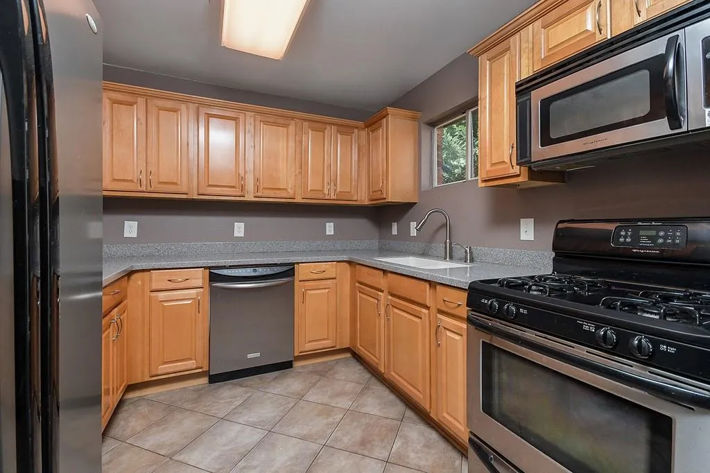 5562 Kingsport Drive, Atlanta, Georgia 30342, 3 Bedrooms Bedrooms, ,2 BathroomsBathrooms,Residential,Sold,5562 Kingsport Drive,6701833