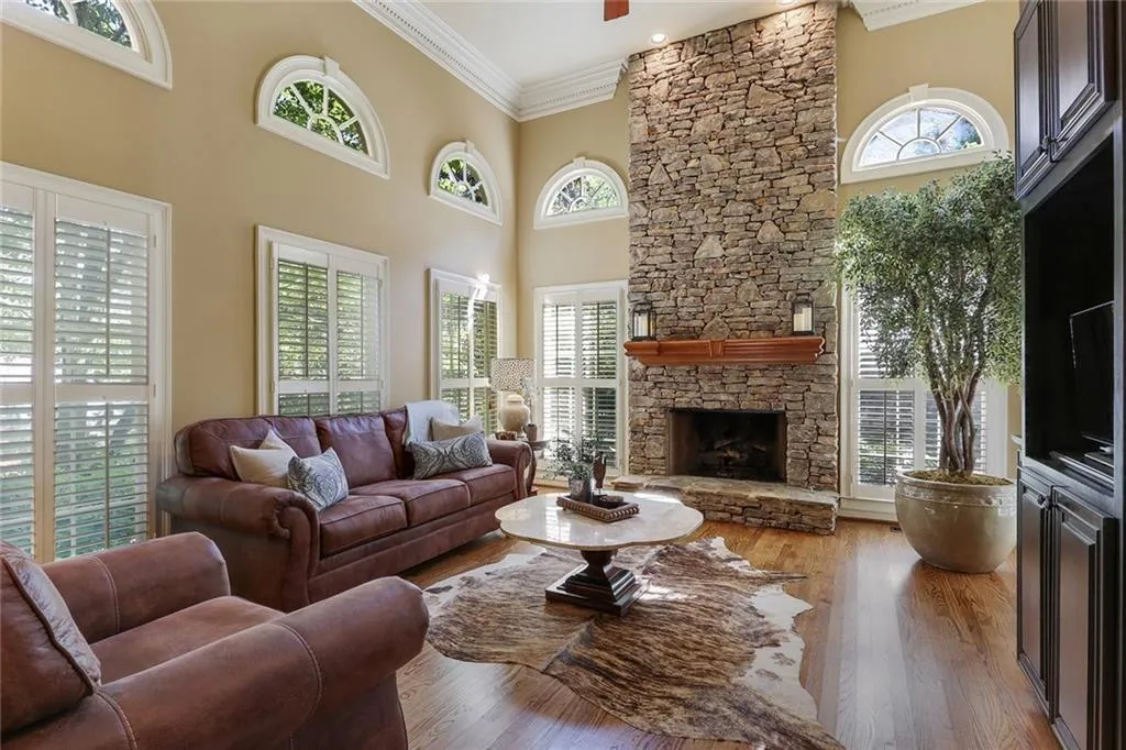525 Vinington Court, Sandy Springs, Georgia 30350, 5 Bedrooms Bedrooms, ,4 BathroomsBathrooms,Residential,Sold,525 Vinington Court,6562221