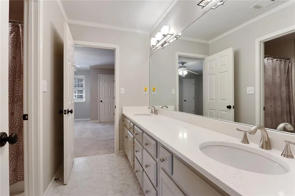 525 Vinington Court, Sandy Springs, Georgia 30350, 5 Bedrooms Bedrooms, ,4 BathroomsBathrooms,Residential,Sold,525 Vinington Court,6562221