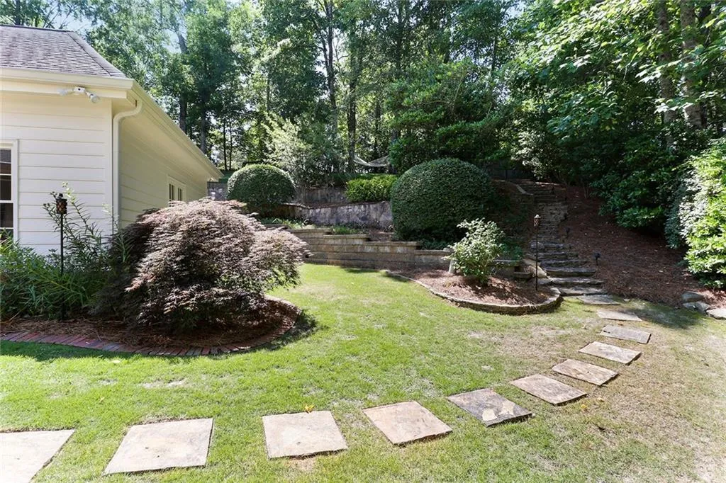 525 Vinington Court, Sandy Springs, Georgia 30350, 5 Bedrooms Bedrooms, ,4 BathroomsBathrooms,Residential,Sold,525 Vinington Court,6562221