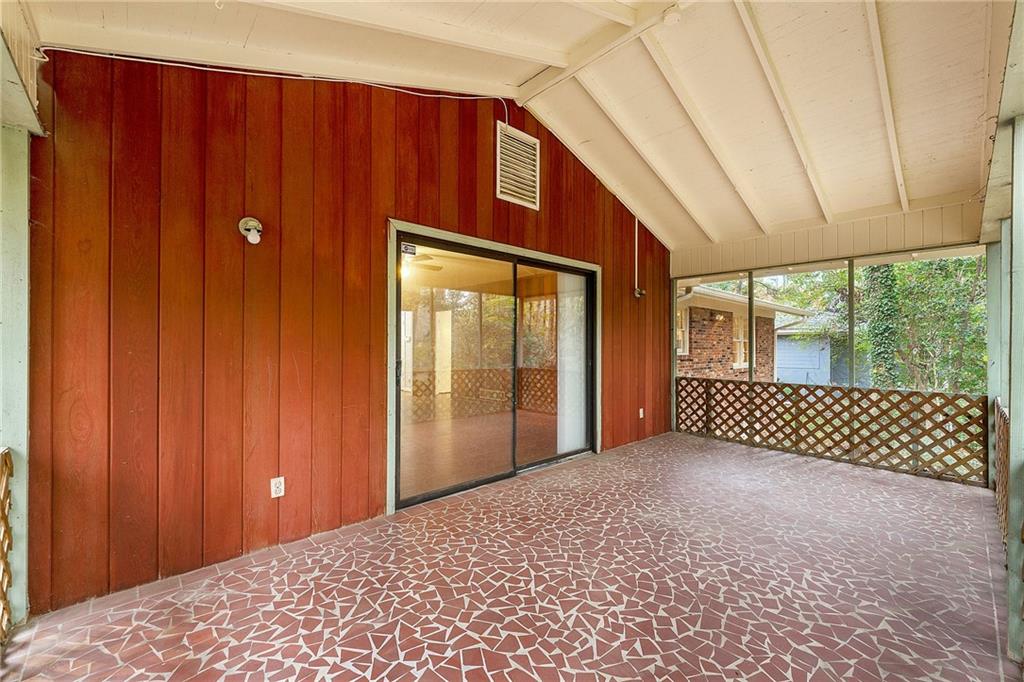 5820 Greenbrier Road, Sandy Springs, Georgia 30328, 4 Bedrooms Bedrooms, ,3 BathroomsBathrooms,Residential,Sold,5820 Greenbrier Road,7305564