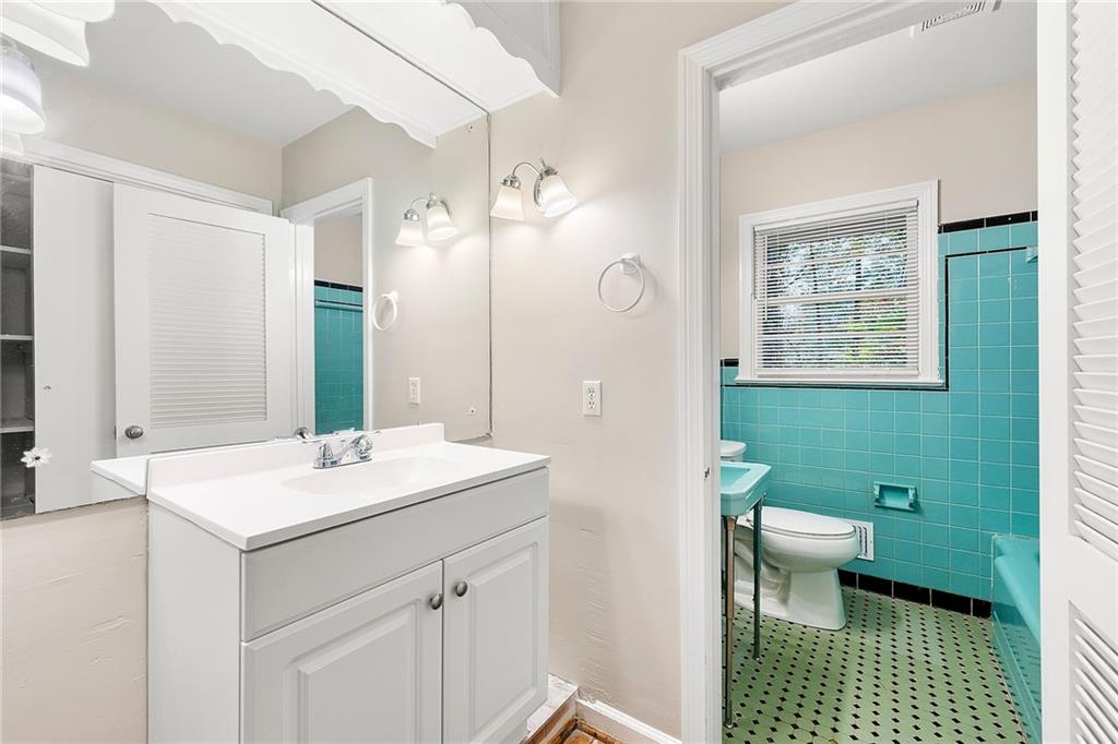 5820 Greenbrier Road, Sandy Springs, Georgia 30328, 4 Bedrooms Bedrooms, ,3 BathroomsBathrooms,Residential,Sold,5820 Greenbrier Road,7305564