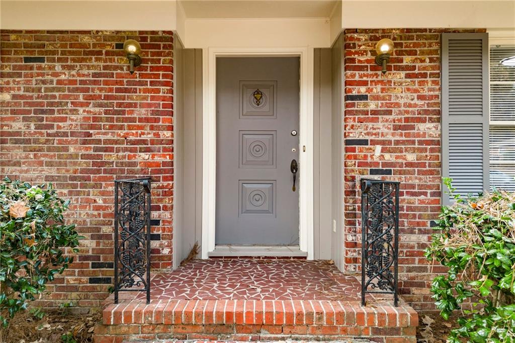 5820 Greenbrier Road, Sandy Springs, Georgia 30328, 4 Bedrooms Bedrooms, ,3 BathroomsBathrooms,Residential,Sold,5820 Greenbrier Road,7305564