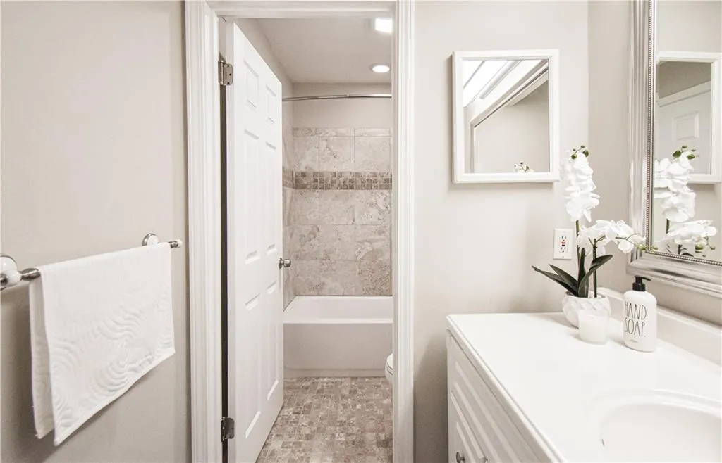 1101 Wingate Way, Atlanta, Georgia 30350, 1 Bedroom Bedrooms, ,1 BathroomBathrooms,Residential,Sold,1101 Wingate Way,7466331