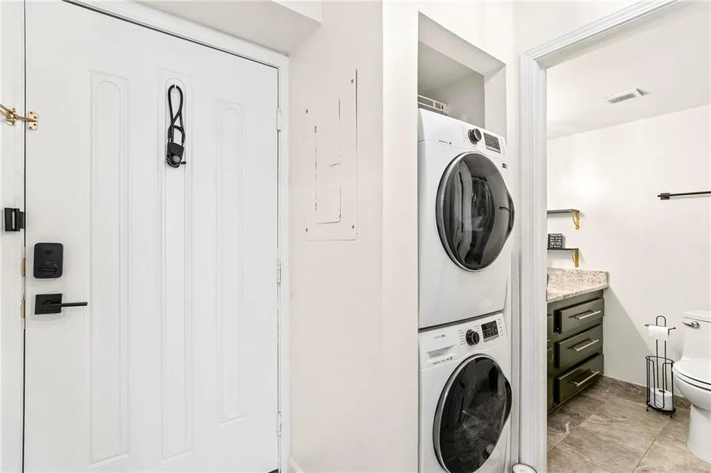 2870 Pharr Court S Nw Unit 1608, Atlanta, Georgia 30305, 1 Bedroom Bedrooms, ,1 BathroomBathrooms,Residential,For Sale,2870 Pharr Court S Nw Unit 1608,7562978