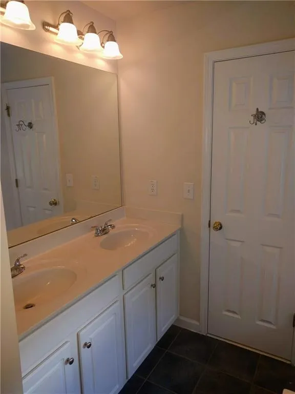 7867 Kiverton Place, Sandy Springs, Georgia 30350, 4 Bedrooms Bedrooms, ,3 BathroomsBathrooms,Residential,Sold,7867 Kiverton Place,6069518