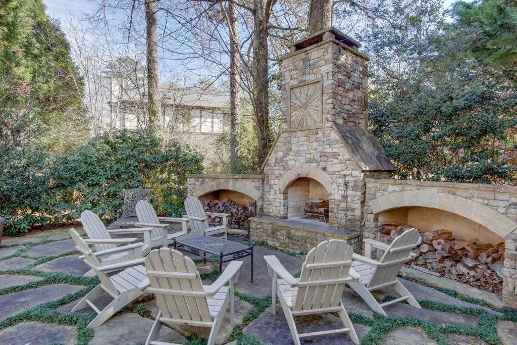 305 Aldenshire Place, Sandy Springs, Georgia 30350, 4 Bedrooms Bedrooms, ,4 BathroomsBathrooms,Residential,For Sale,305 Aldenshire Place,7707788