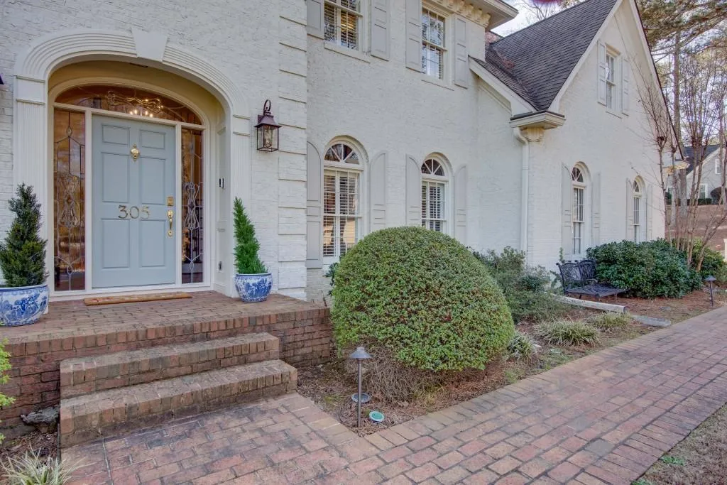 305 Aldenshire Place, Sandy Springs, Georgia 30350, 4 Bedrooms Bedrooms, ,4 BathroomsBathrooms,Residential,For Sale,305 Aldenshire Place,7707788