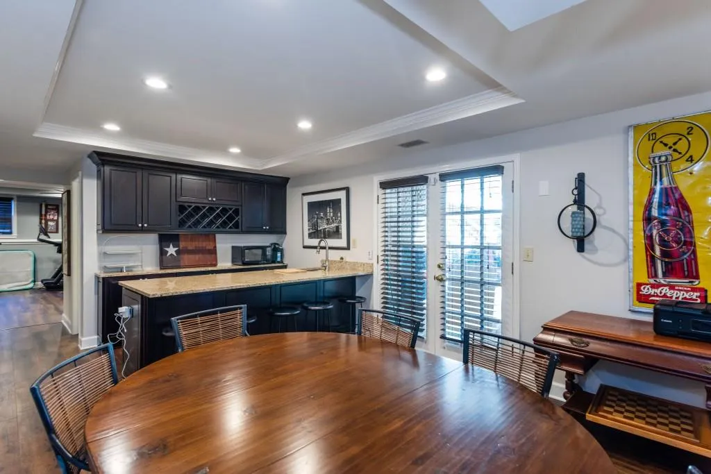 305 Aldenshire Place, Sandy Springs, Georgia 30350, 4 Bedrooms Bedrooms, ,4 BathroomsBathrooms,Residential,For Sale,305 Aldenshire Place,7707788