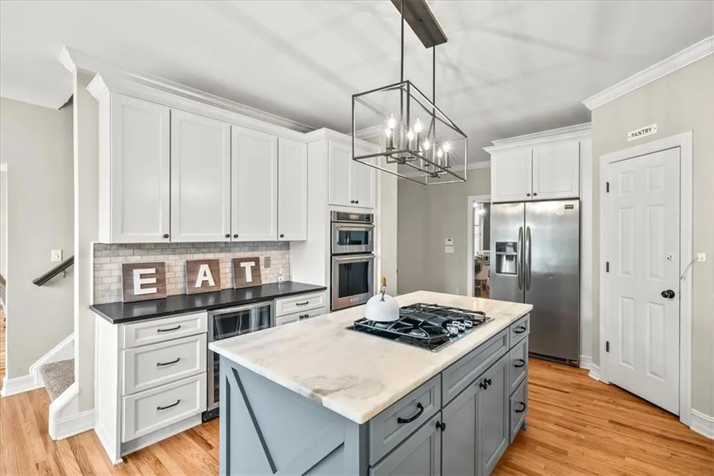 5795 De Claire Court, Atlanta, Georgia 30328, 5 Bedrooms Bedrooms, ,5 BathroomsBathrooms,Residential,Sold,5795 De Claire Court,7458811