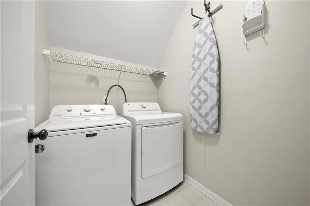 5795 De Claire Court, Atlanta, Georgia 30328, 5 Bedrooms Bedrooms, ,5 BathroomsBathrooms,Residential,Sold,5795 De Claire Court,7458811