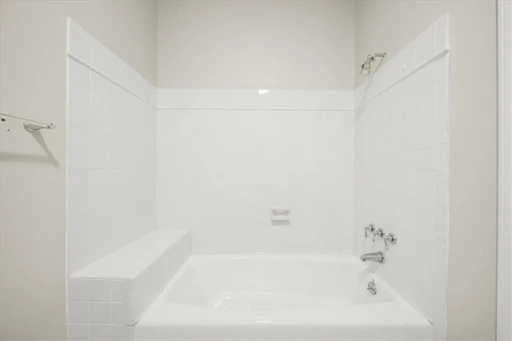 5795 De Claire Court, Atlanta, Georgia 30328, 5 Bedrooms Bedrooms, ,5 BathroomsBathrooms,Residential,Sold,5795 De Claire Court,7458811