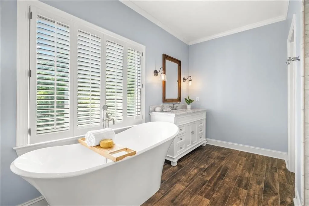 5795 De Claire Court, Atlanta, Georgia 30328, 5 Bedrooms Bedrooms, ,5 BathroomsBathrooms,Residential,Sold,5795 De Claire Court,7458811