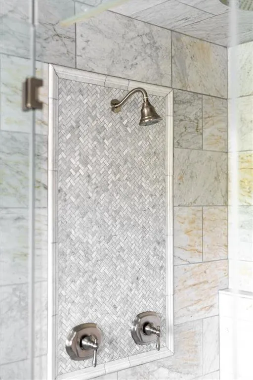 5795 De Claire Court, Atlanta, Georgia 30328, 5 Bedrooms Bedrooms, ,5 BathroomsBathrooms,Residential,Sold,5795 De Claire Court,7458811