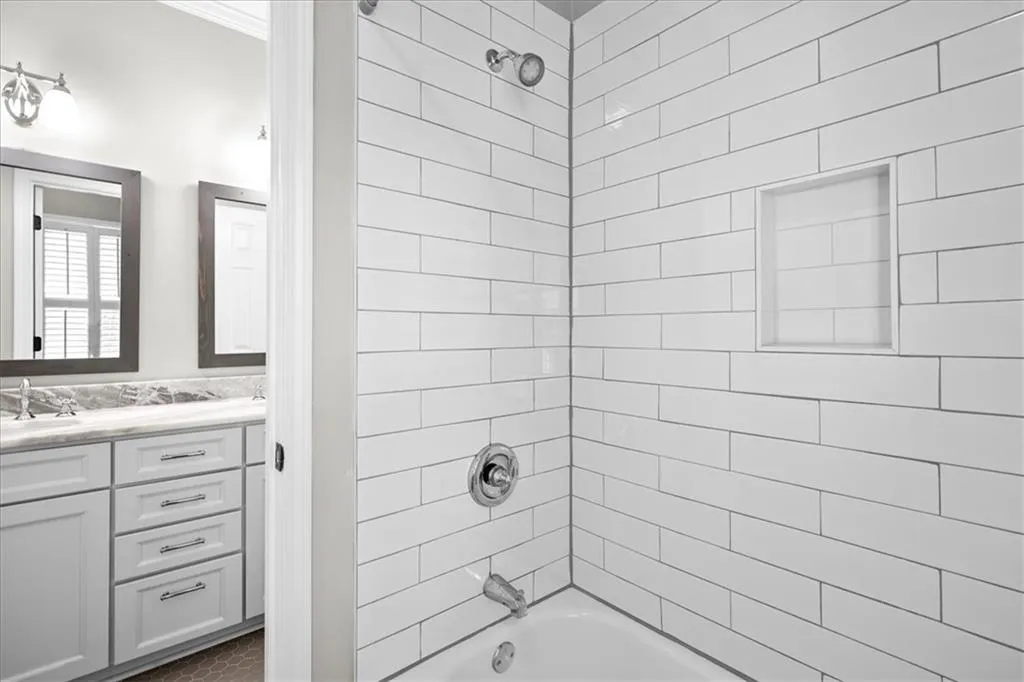 5795 De Claire Court, Atlanta, Georgia 30328, 5 Bedrooms Bedrooms, ,5 BathroomsBathrooms,Residential,Sold,5795 De Claire Court,7458811