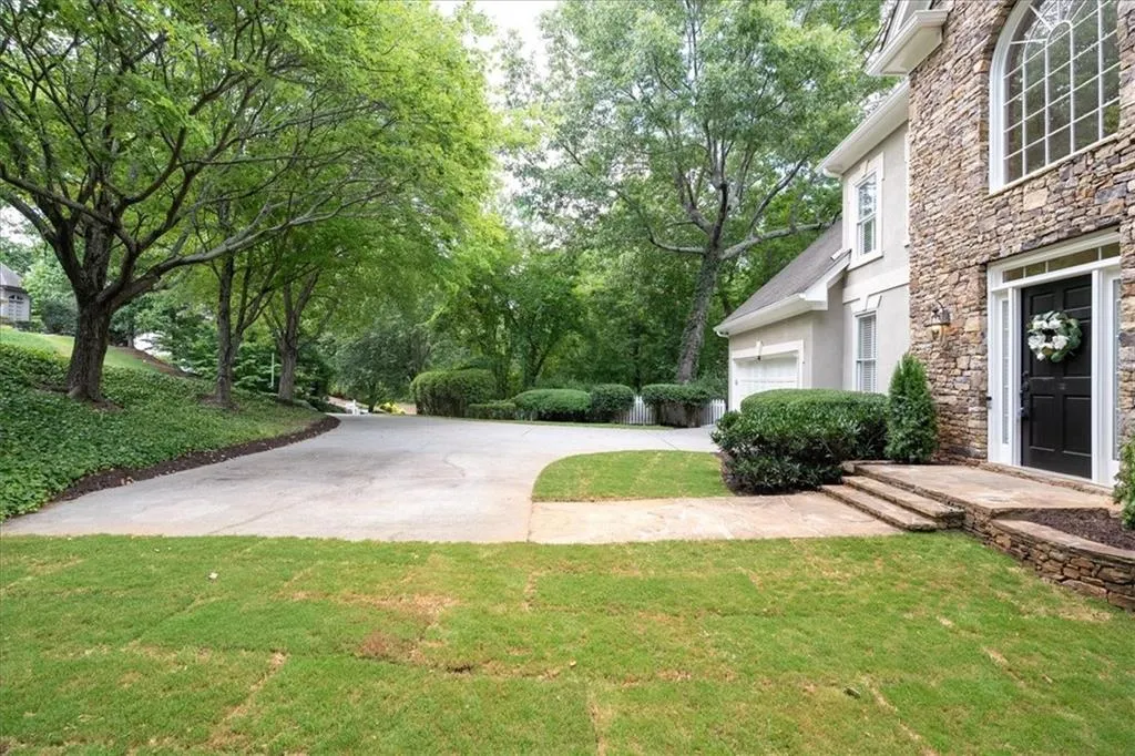 5795 De Claire Court, Atlanta, Georgia 30328, 5 Bedrooms Bedrooms, ,5 BathroomsBathrooms,Residential,Sold,5795 De Claire Court,7458811