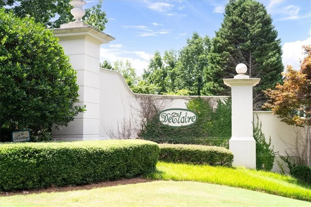 5795 De Claire Court, Atlanta, Georgia 30328, 5 Bedrooms Bedrooms, ,5 BathroomsBathrooms,Residential,Sold,5795 De Claire Court,7458811