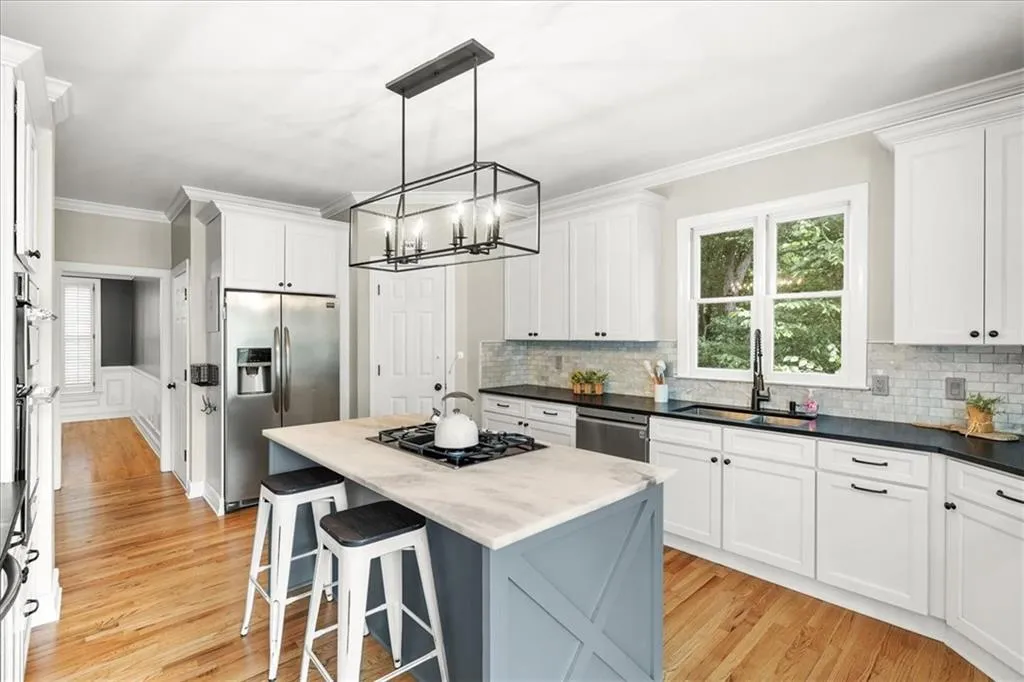 5795 De Claire Court, Atlanta, Georgia 30328, 5 Bedrooms Bedrooms, ,5 BathroomsBathrooms,Residential,Sold,5795 De Claire Court,7458811