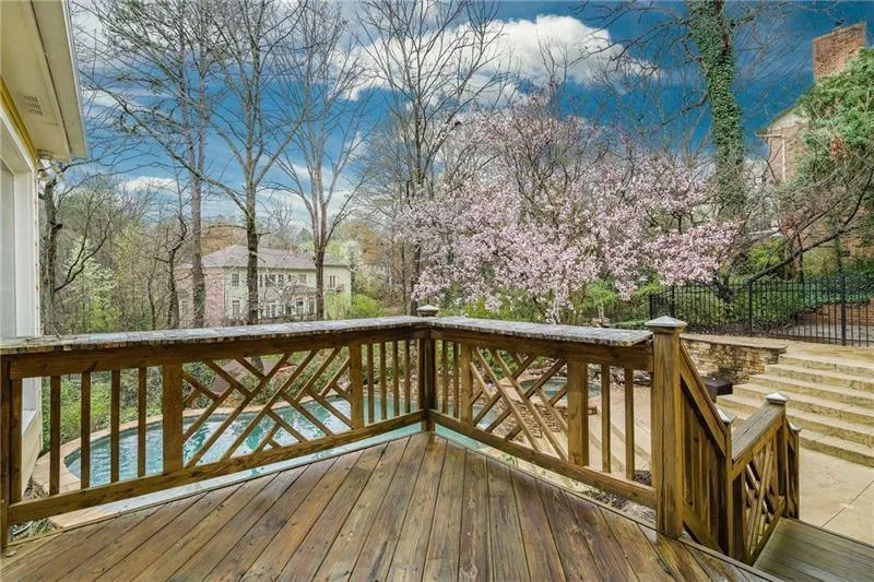 295 Bruton Way, Sandy Springs, Georgia 30342, 4 Bedrooms Bedrooms, ,4 BathroomsBathrooms,Residential,Sold,295 Bruton Way,5971489