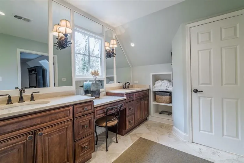 295 Bruton Way, Sandy Springs, Georgia 30342, 4 Bedrooms Bedrooms, ,4 BathroomsBathrooms,Residential,Sold,295 Bruton Way,5971489